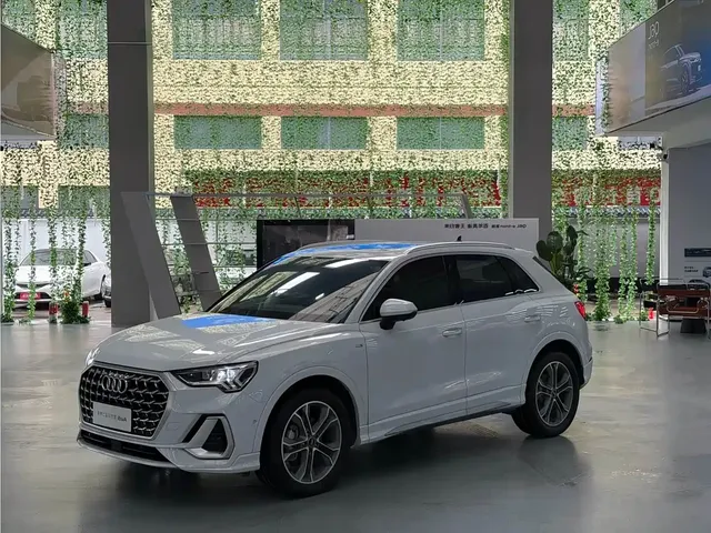 Audi Q3 2024 40 TFSI Fashion Sport