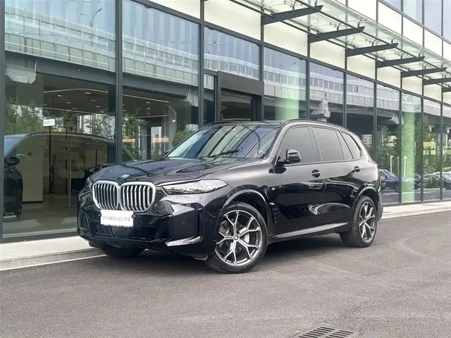 BMW X5 2025 Model xDrive 30Li Exclusive M Sport Blackout Package