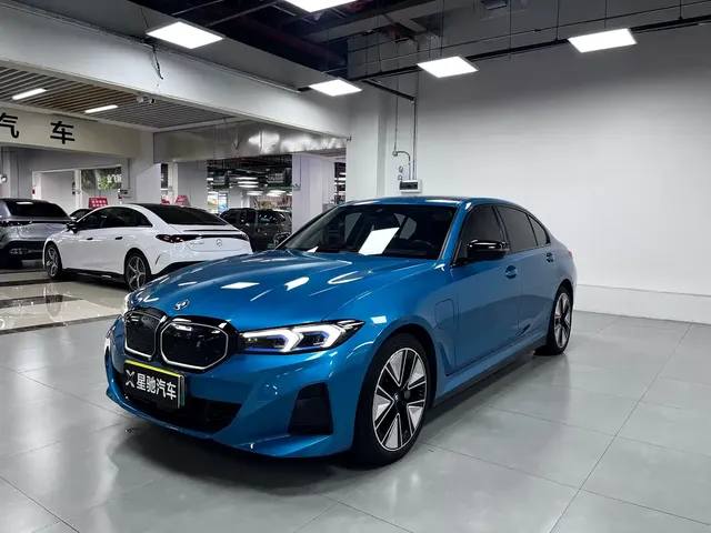 BMW i3 2023 eDrive 40 L Shadow Night Sport Package