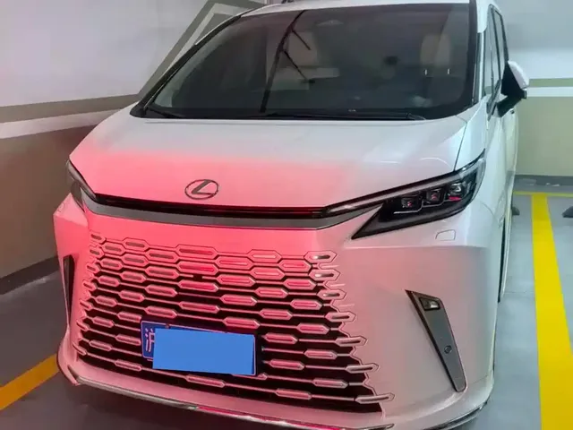 Lexus LM 2023 500h 6-Seater Prestige Edition