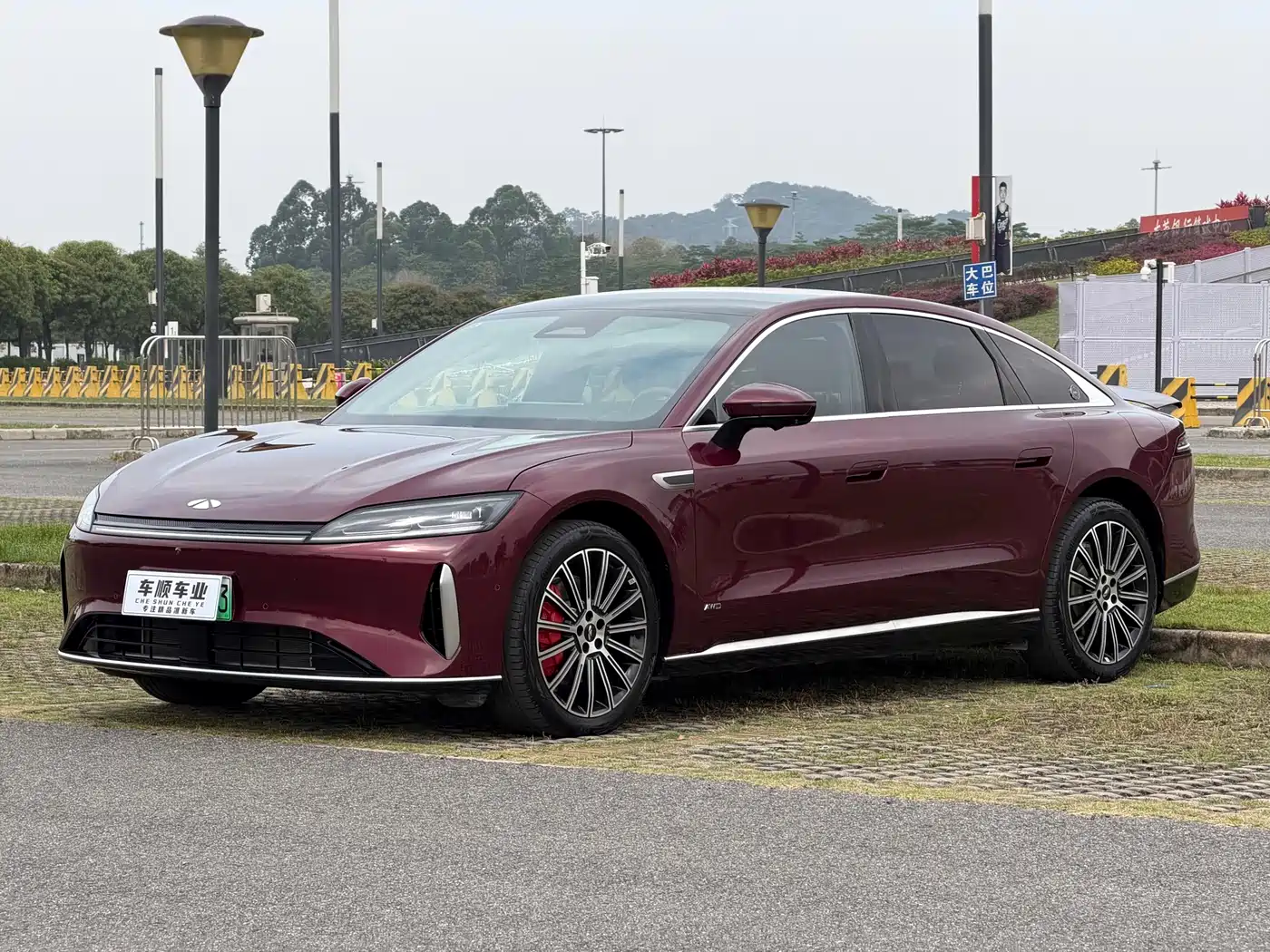 Chery Fengyun A9L 2025 Model 4WD High-performance Summit Edition