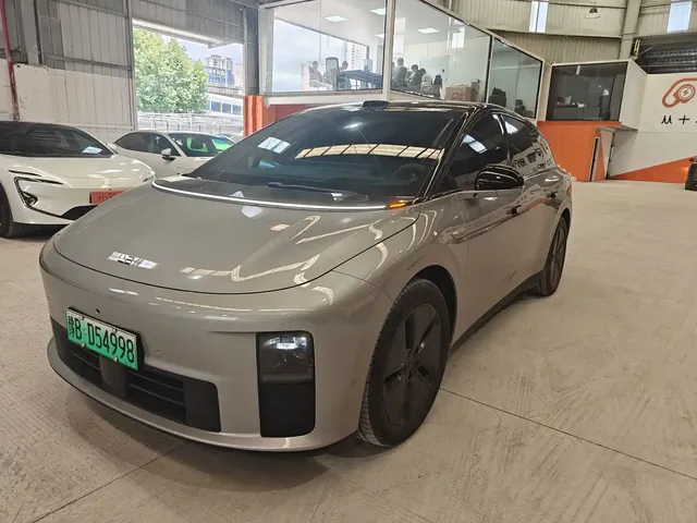 Li Auto i6 2025 2WD Base Model
