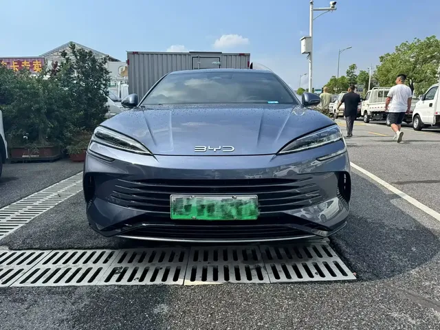 BYD Seal 2023 DM-i 1.5T 121km Premium