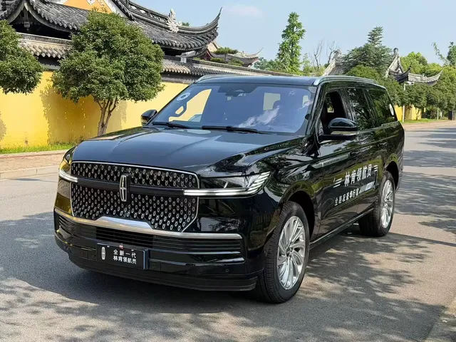 Lincoln Navigator 2025 3.5T President Edition