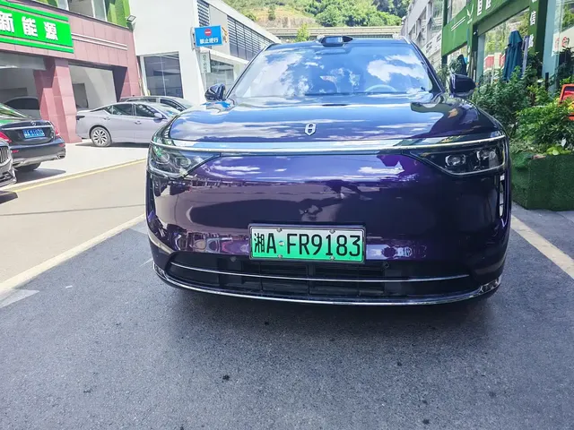 AITO Wenjie AITO M8 2025 Model Extended Range Max Edition 37kWh 6-Seater