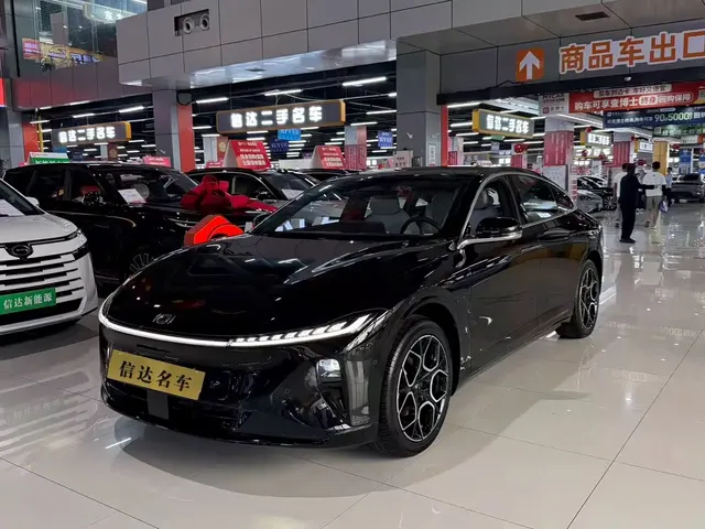 Changan Qiyuan A07 2025 Pure Electric Deluxe Edition 710 Long Range