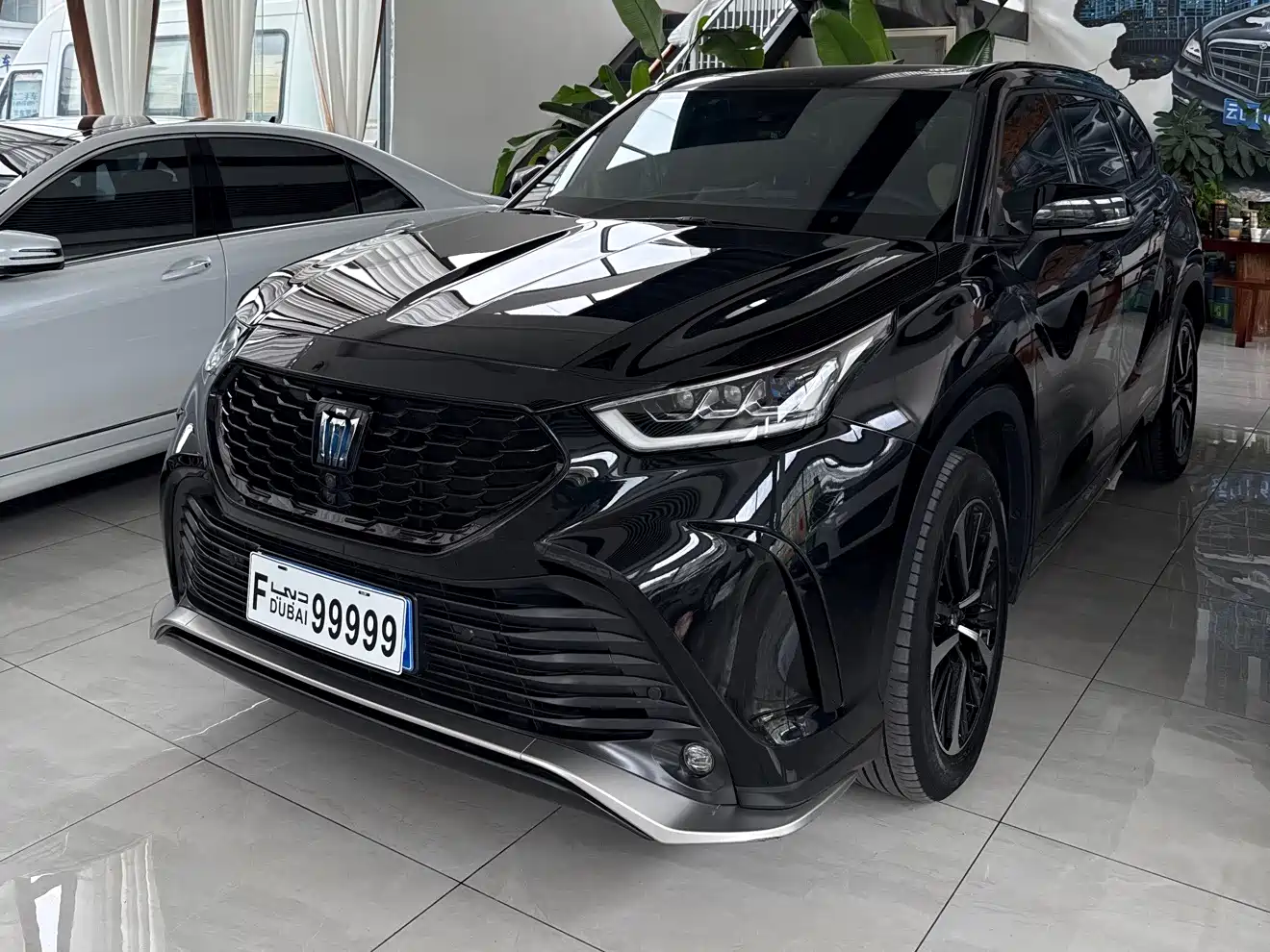 Toyota Crown Kluger 2023 2.5L HEV AWD Premium Edition