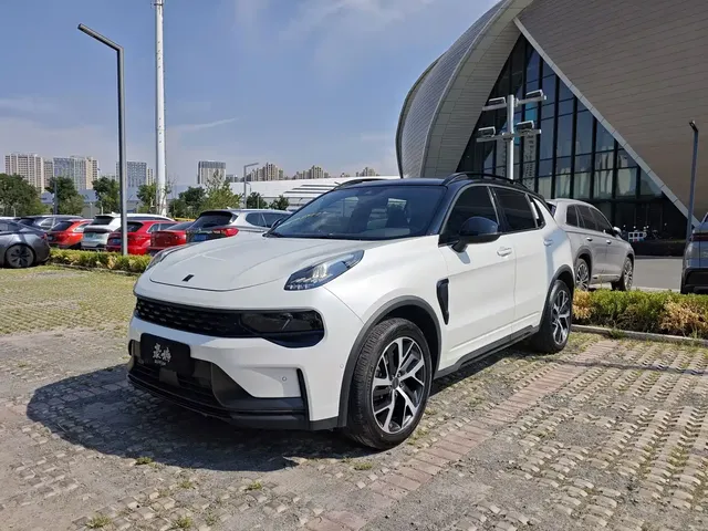 Lynk & Co 01 2021 2.0TD AWD Halo Sport