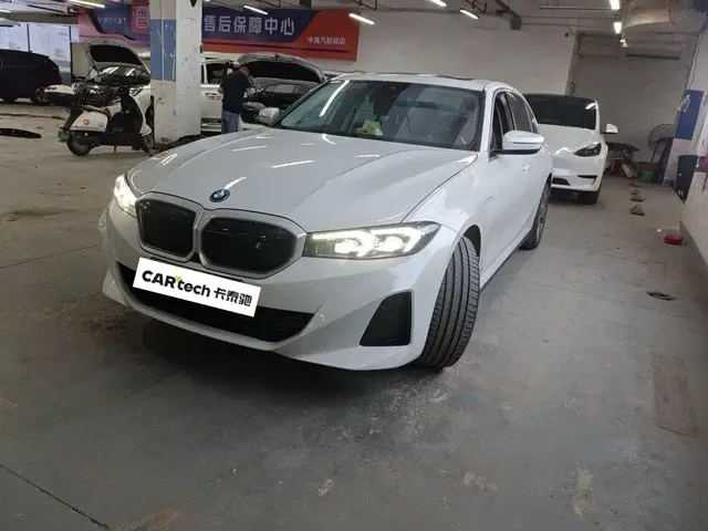 BMW i3 2022 eDrive 35 L