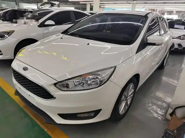 Ford Focus 2018 Hatchback Classic EcoBoost 125 Automatic Super Trend Smart Edition