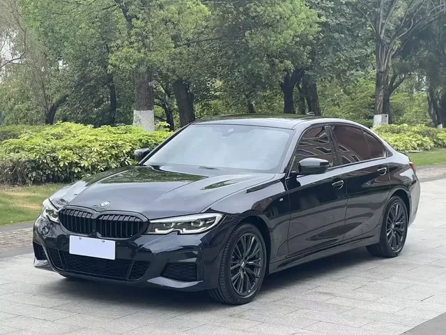BMW 3 Series 2023 325i M Sport Black Night Package