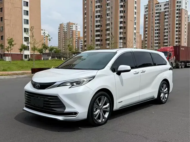 Toyota Sienna 2024 2.5L Hybrid Premium Edition