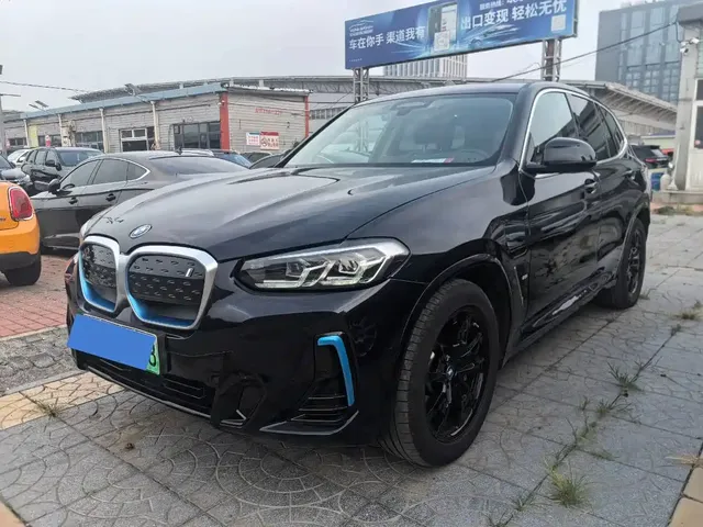 BMW iX3 2022 Leading Edition