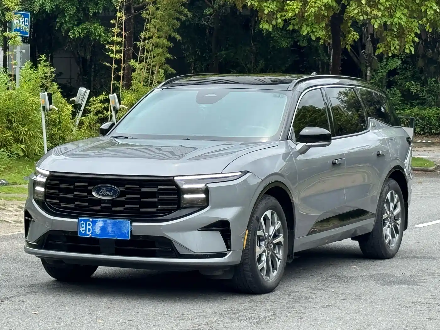 Ford Edge 2023 Edge L 2.0T EcoBoost E Hybrid AWD 7-Seater Premium