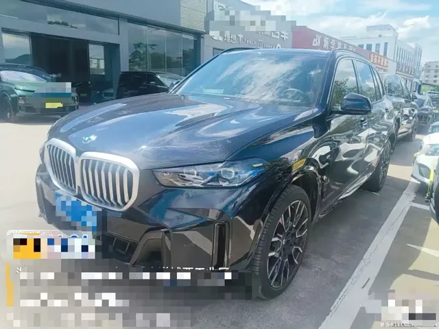 BMW X5 2023 xDrive 40Li M Sport Black Night Package
