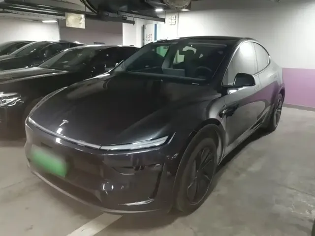 Tesla Model Y 2025 Rear-Wheel Drive