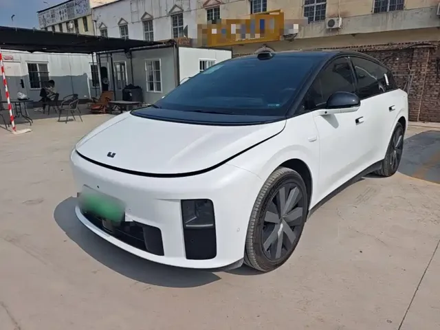Li Auto i6 2025 4WD Base Model