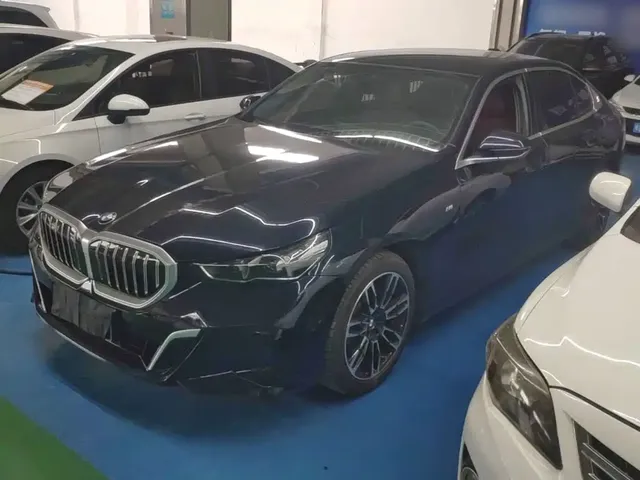 BMW 5 Series 2024 525Li M Sport Package