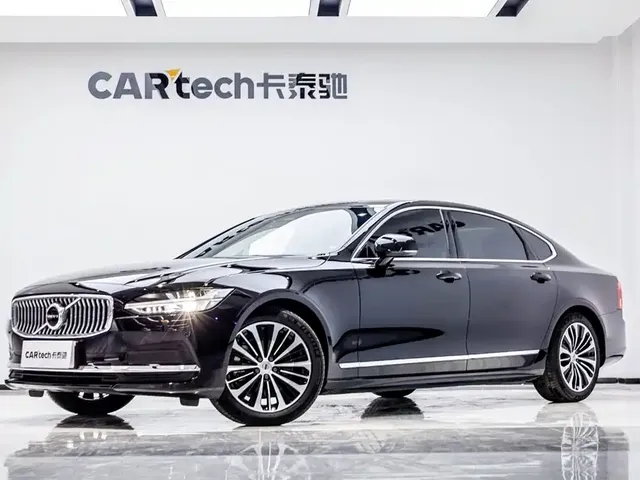 Volvo S90 2024 B5 Momentum Luxury Edition