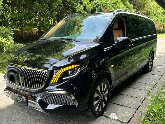 Mercedes-Benz Vito 2023 2.0T Elite 7-Seater