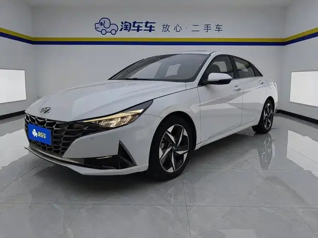 Hyundai Elantra 2021 1.5L CVT LUX Premium Edition