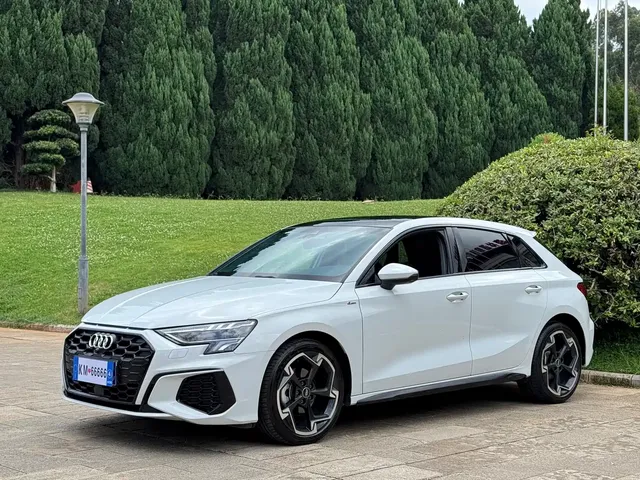 Audi A3 2023 Sportback 35 TFSI Luxury Sport