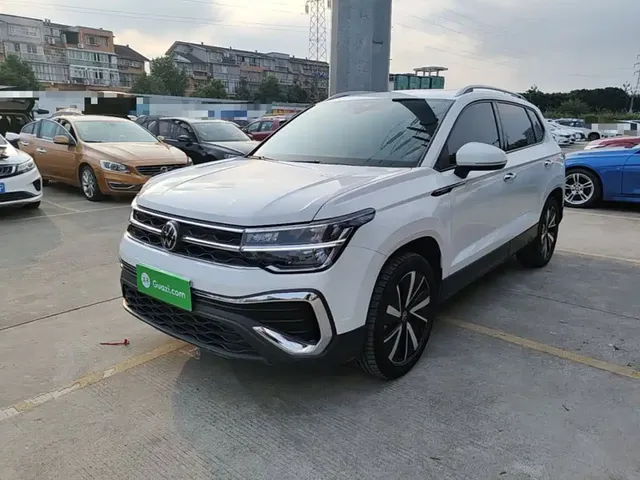 Volkswagen Tharu 2023 300TSI 2WD Bright Moon Edition