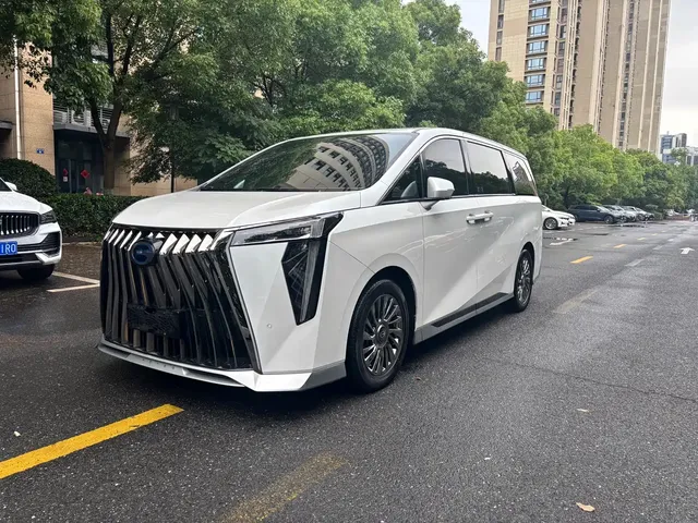 GAC Trumpchi M8 2023 Model Master Series Hybrid Royal Edition