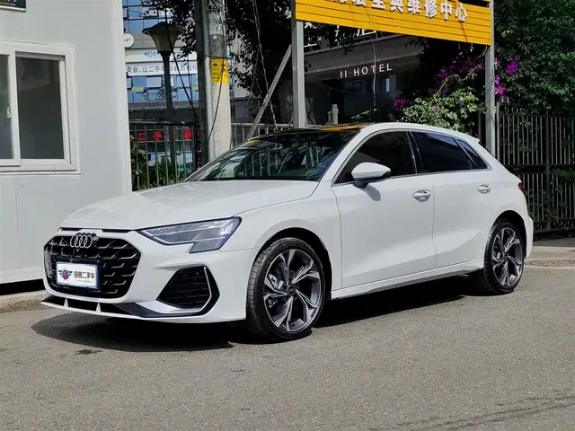Audi A3 2025 Sportback 35TFSI Flying Premium