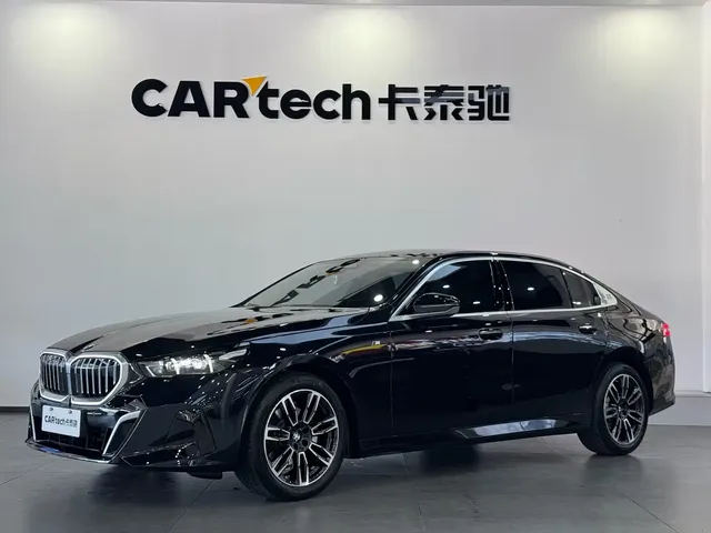 BMW 5 Series 2025 525Li M Sport Package