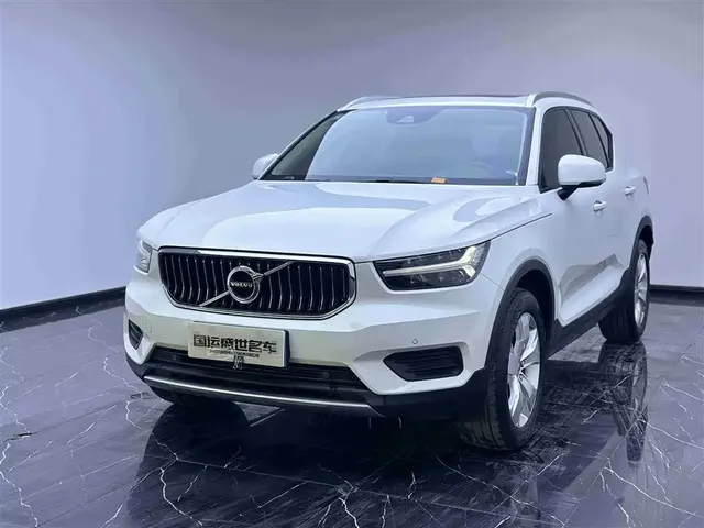 Volvo XC40 2022 Model T4 AWD Smart Drive Fashion Edition