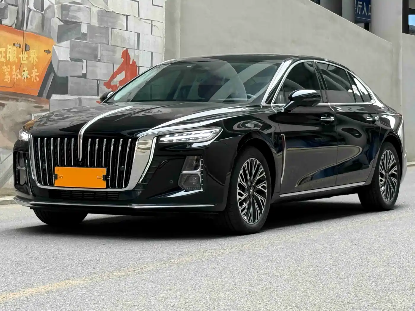 Hongqi H5 2024 2.0T Automatic Smart Connect Flag Smooth Edition