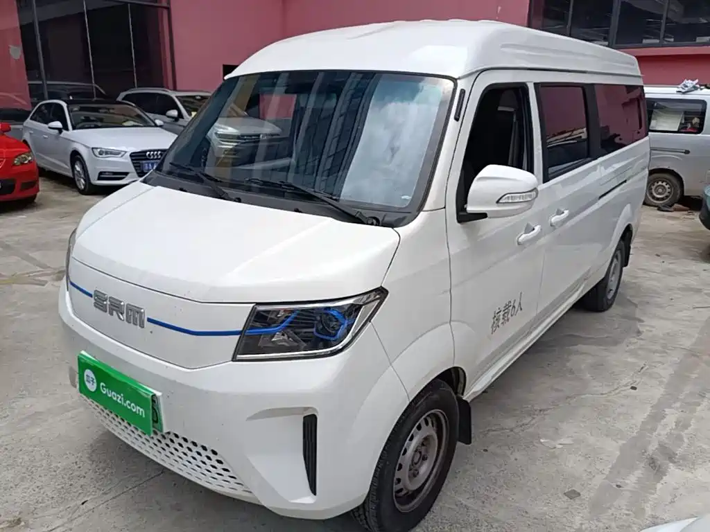 SRM Xinyuan Good Luck 2025 Voyage Edition BYD 42.3kWh 305km 6-seater