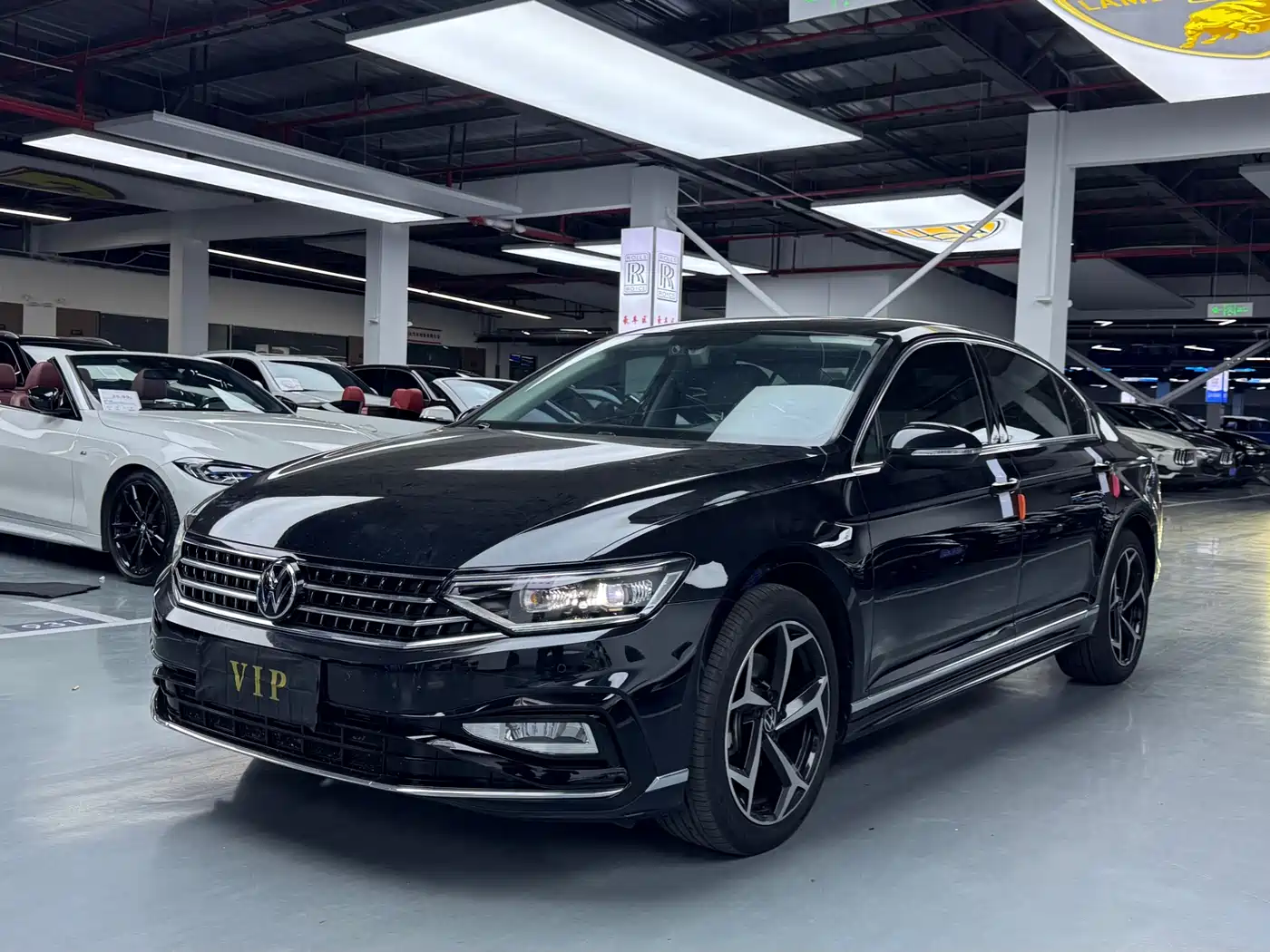 Volkswagen Magotan 2023 2 Million Units Anniversary Edition 330TSI DSG Leading Type