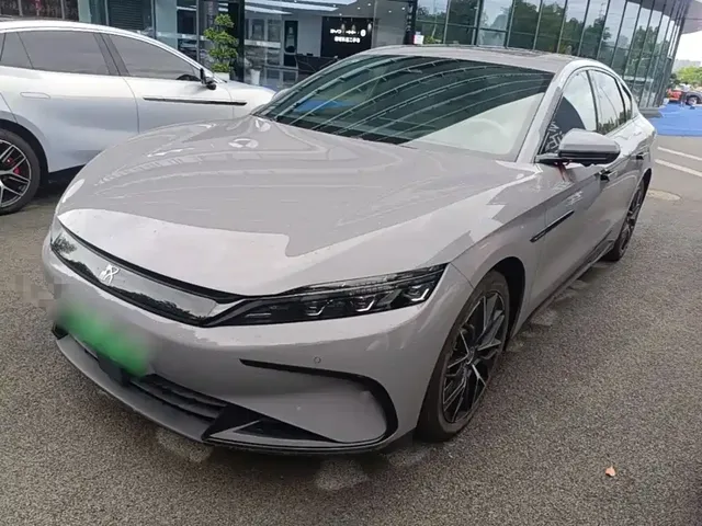 BYD Han 2025 DM-i 125KM Honor