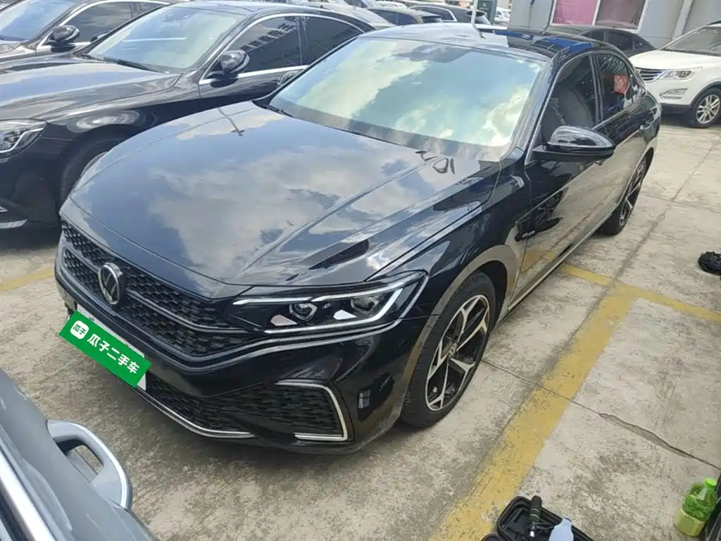 Volkswagen Passat 2023 330TSI Luxury Edition