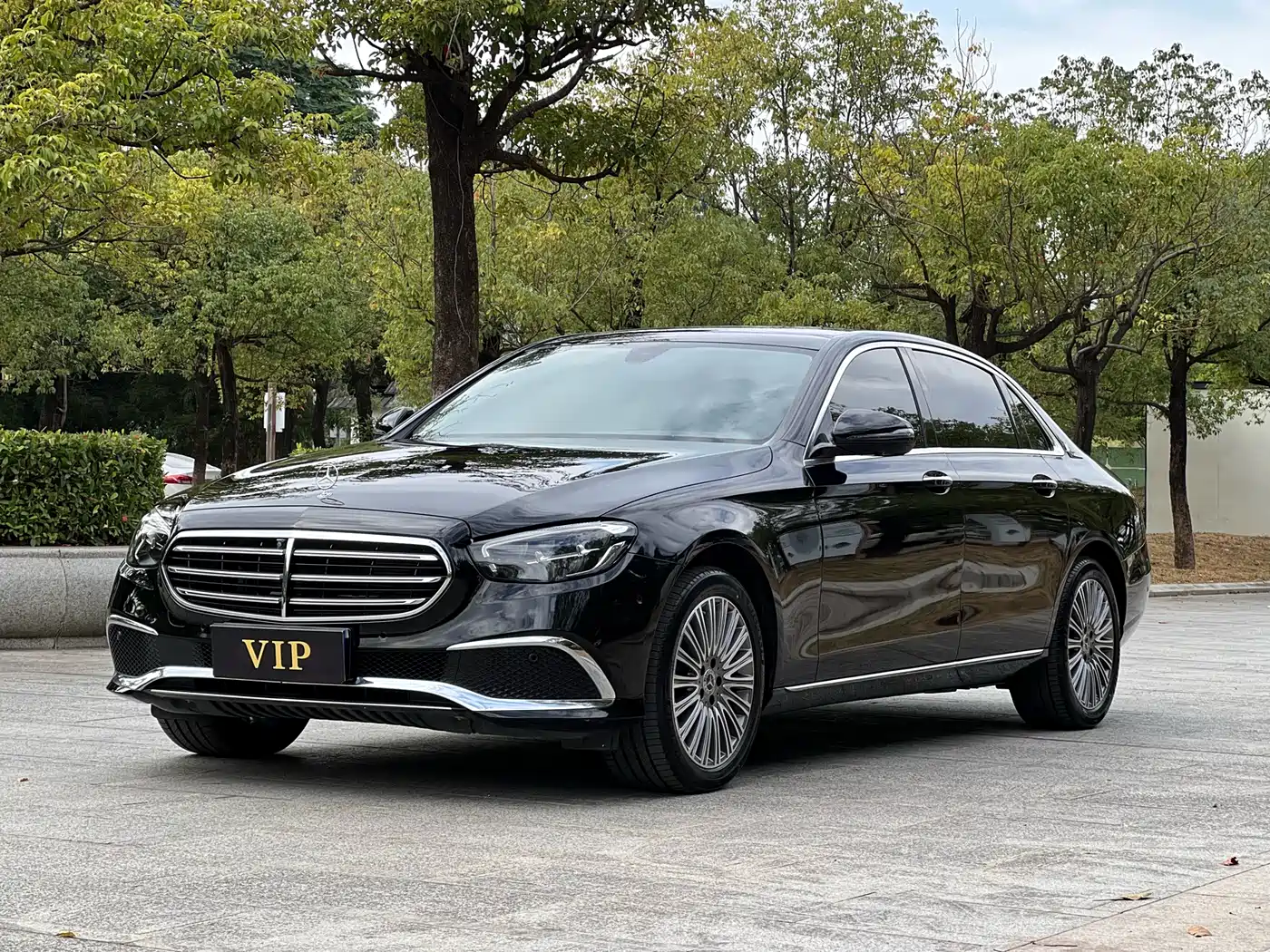 Mercedes-Benz E-Class 2023 E 300 L Fashion