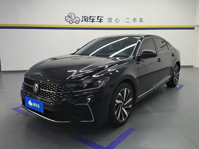 Volkswagen Passat 2023 Facelift 330TSI Starlight Luxury Edition