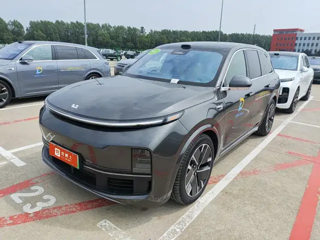 Li Auto Li L8 2025 Max Smart Renewal Edition