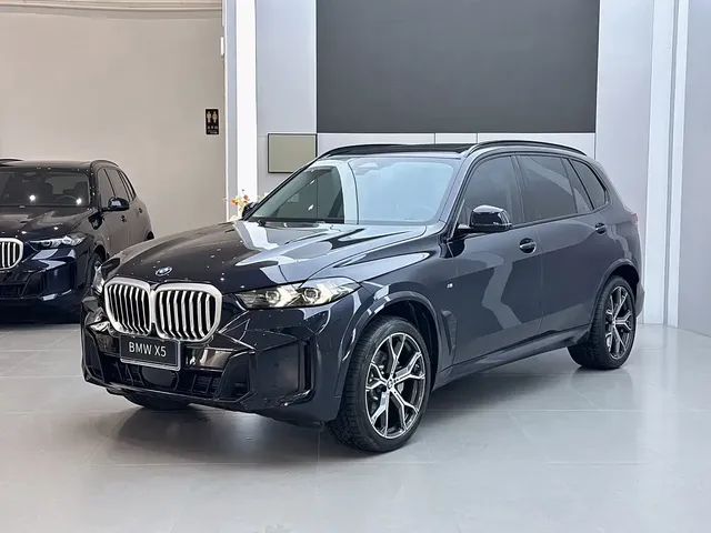 BMW X5 2025 Model xDrive 30Li Exclusive M Sport Blackout Package