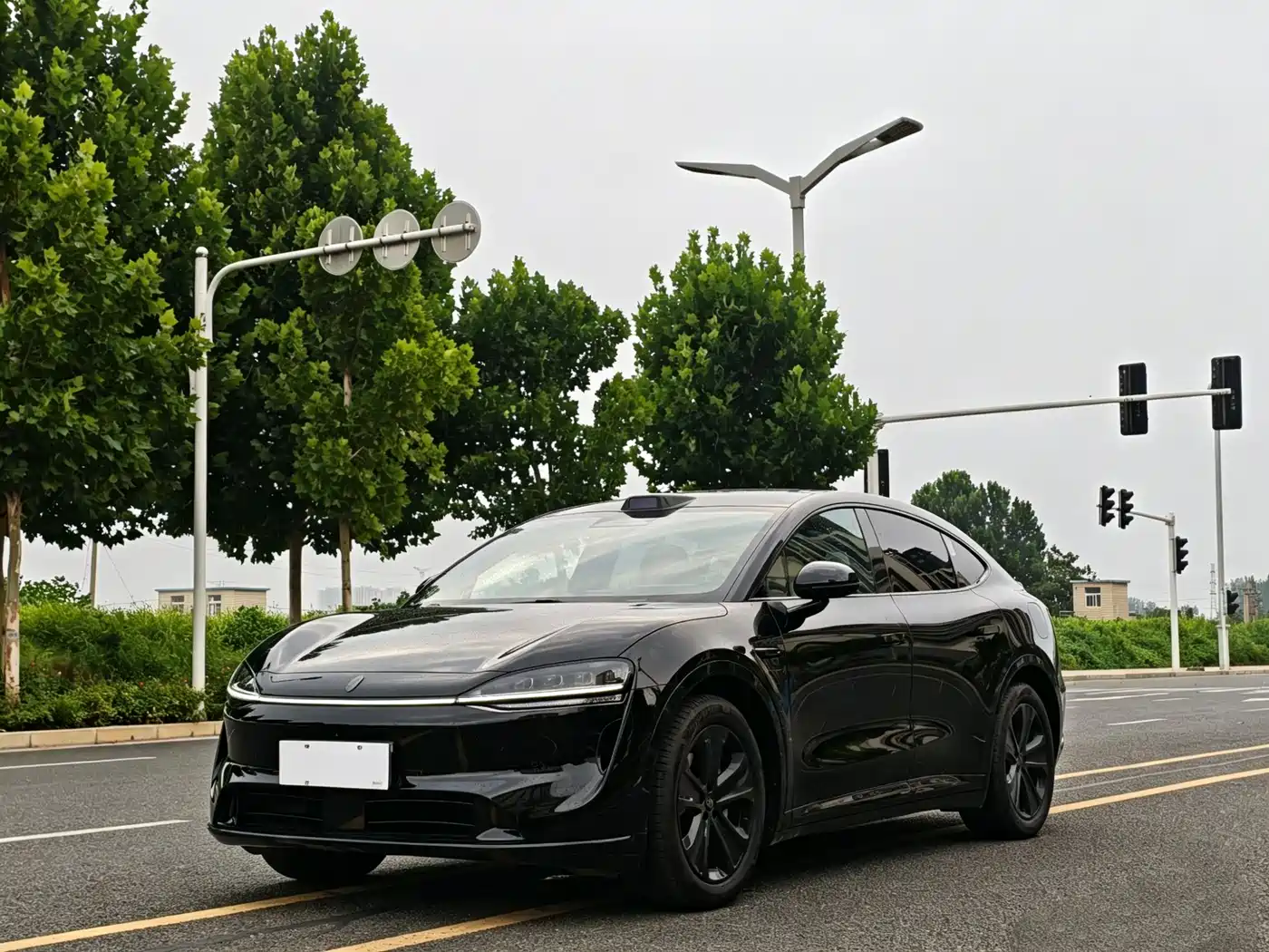 Zhijie Luxeed R7, 2025