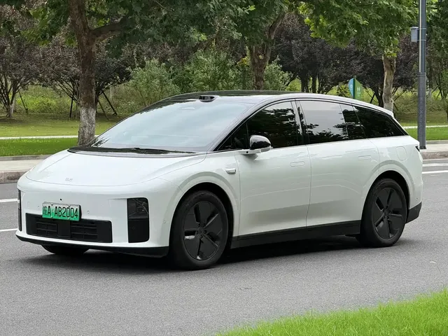 Li Auto i6 2025 2WD Base Model