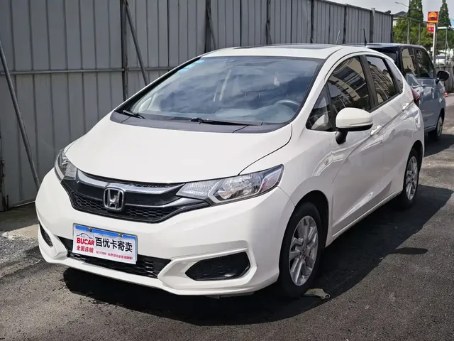 Honda Fit 2018 1.5L CVT Comfort Sunroof Edition