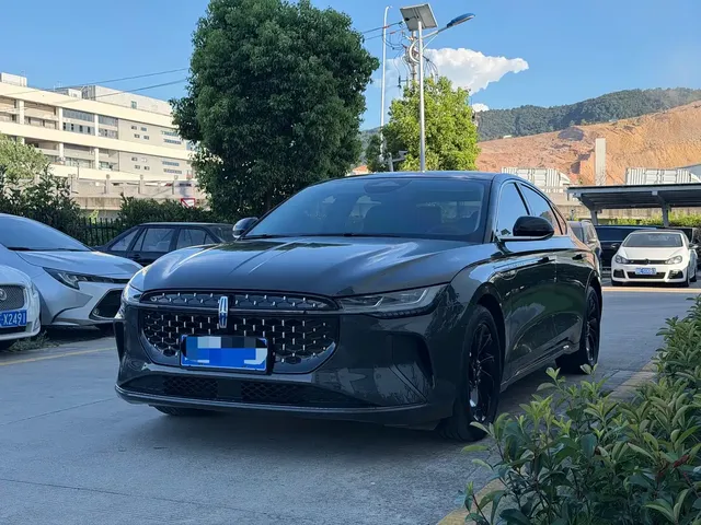Lincoln Z 2024 2.0T 2WD Premium Hybrid Edition