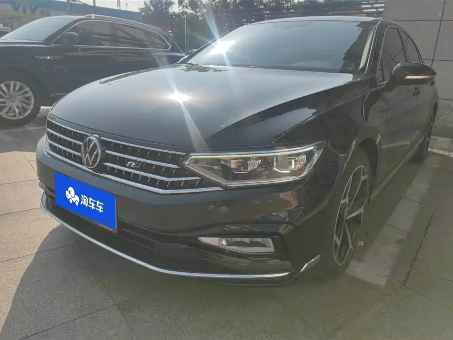 Volkswagen Magotan 2023 Model 2 Million Commemorative Edition 330TSI DSG Luxury