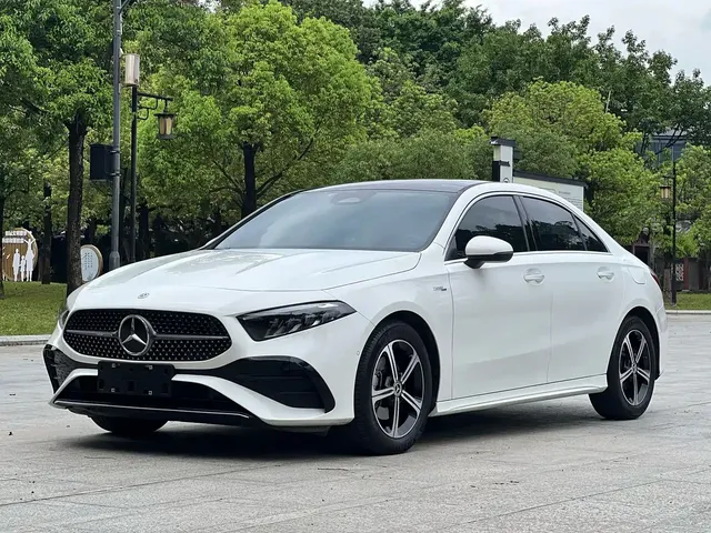 Mercedes-Benz A-Class 2023 A 200 L Fashion