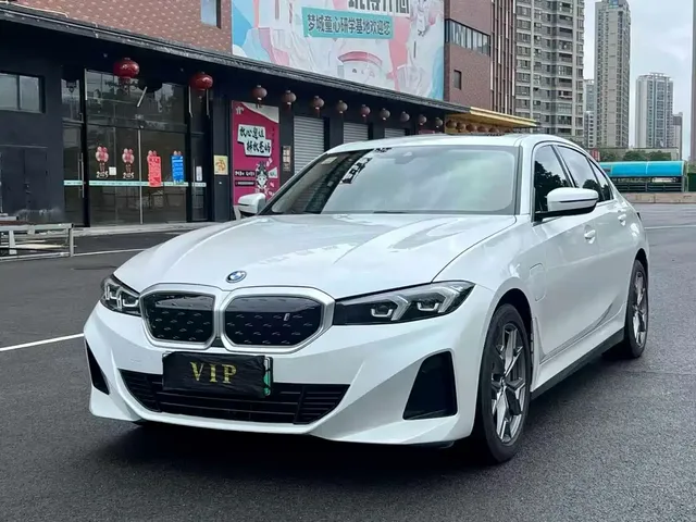 BMW i3 2022 eDrive 35 L