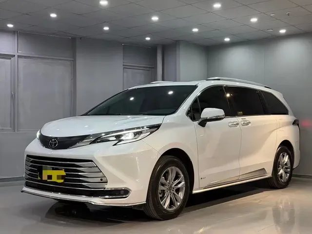 Toyota Sienna 2024 2.5L Hybrid Comfort Edition