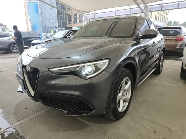 Alfa Romeo Stelvio 2017 2.0T 200HP Elite