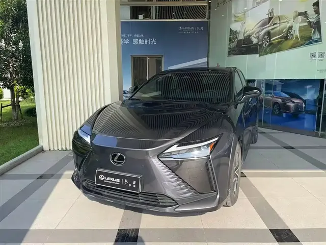 Lexus RZ 2023 450e 4WD Deluxe
